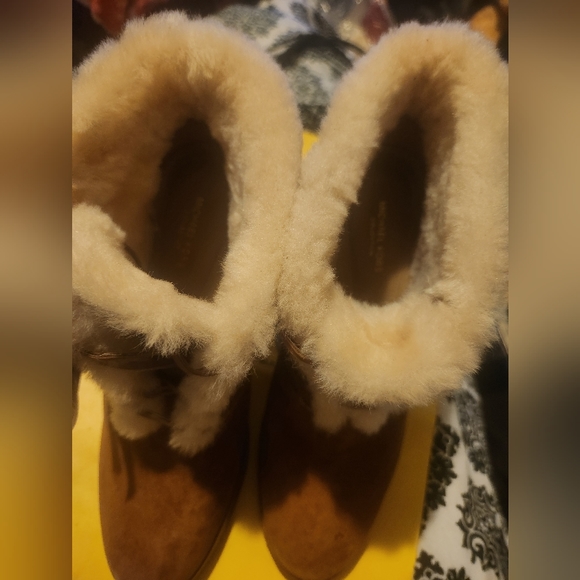 Michael Kors suede furry Bootirs - Picture 4 of 4